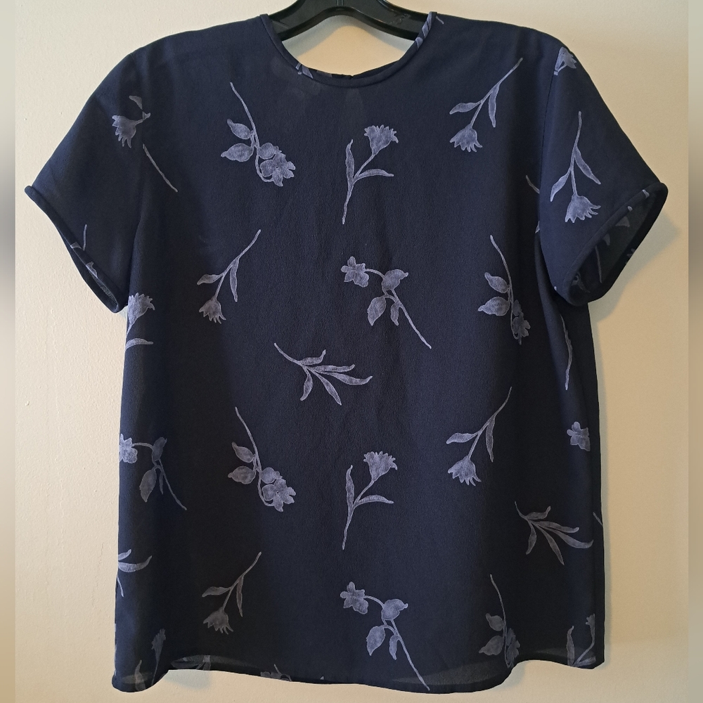 Jones New York Dark Blue Top with Flowers - Picture 1 of 4
